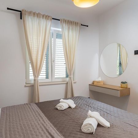 Luxury Apartments Blue Moon - New Apartments 斯拉诺 外观 照片