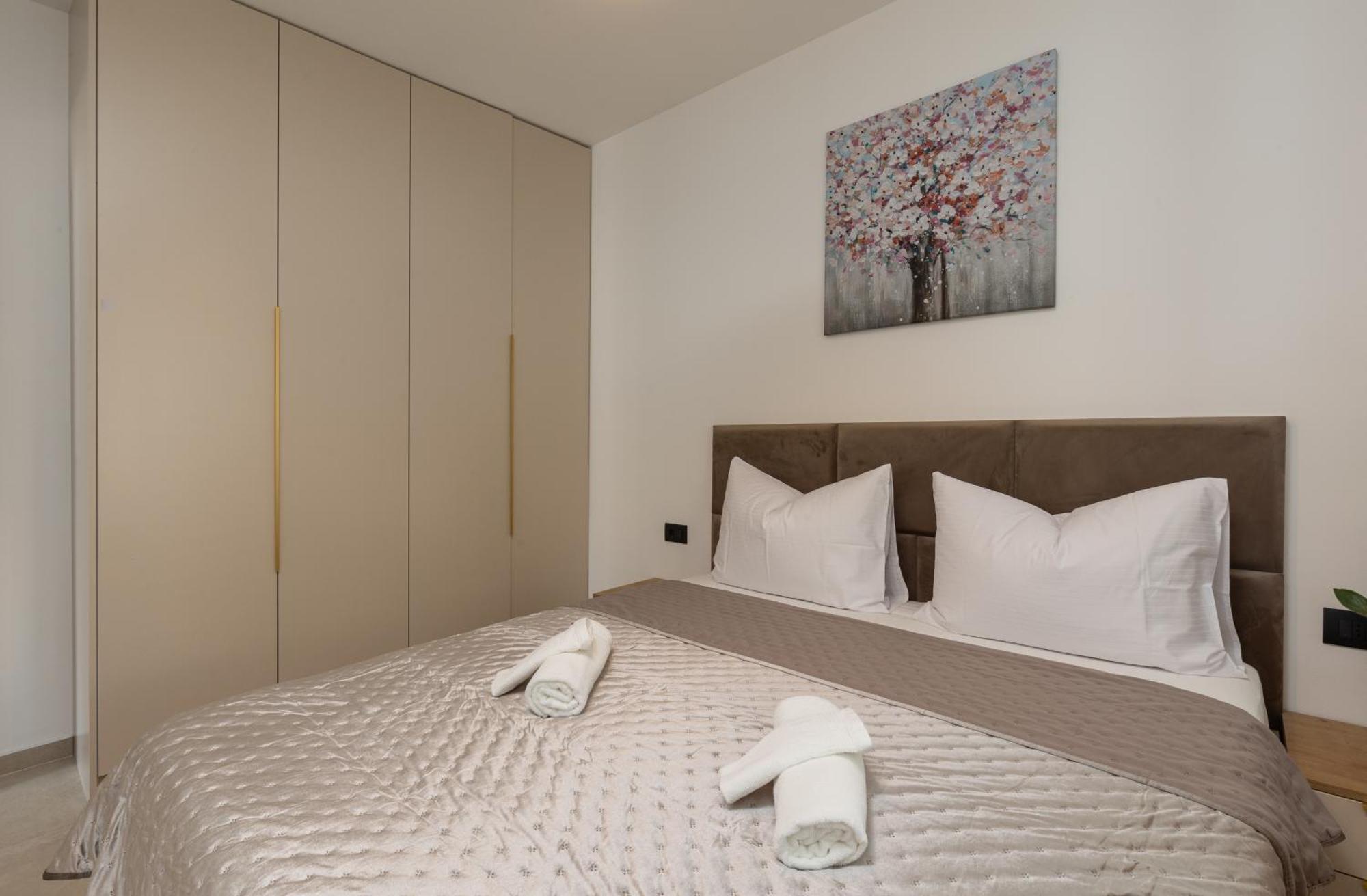 Luxury Apartments Blue Moon - New Apartments 斯拉诺 外观 照片